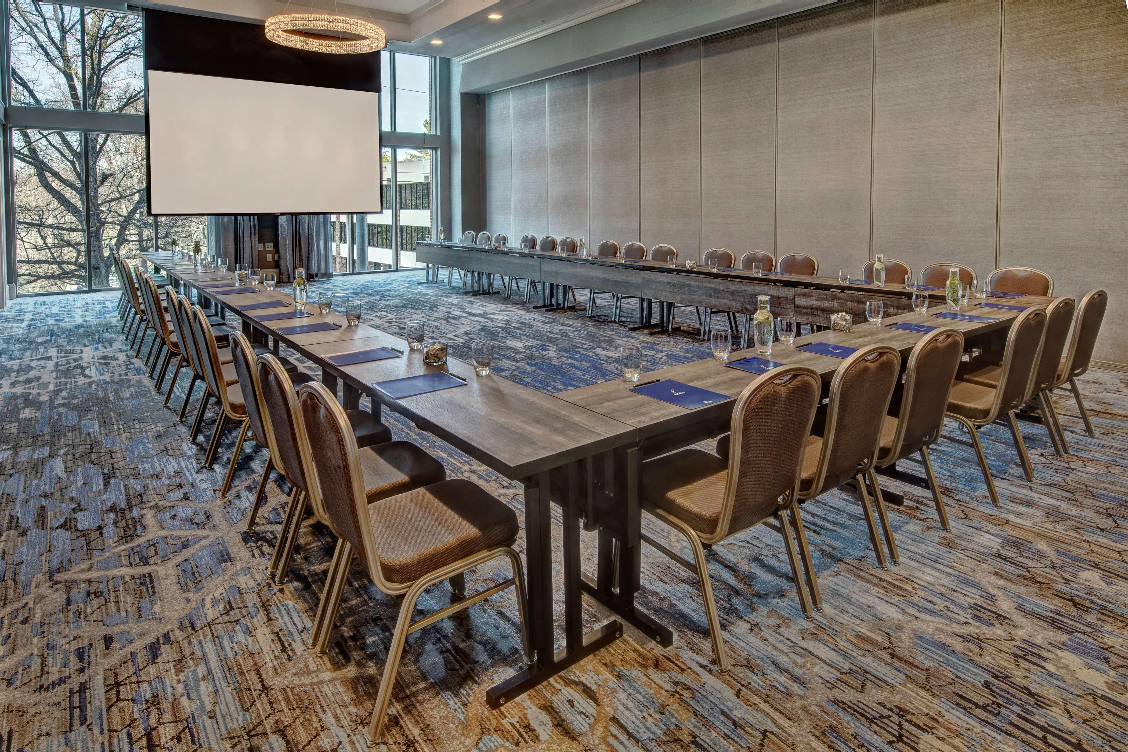 Hotel Hilton Hills Nashville