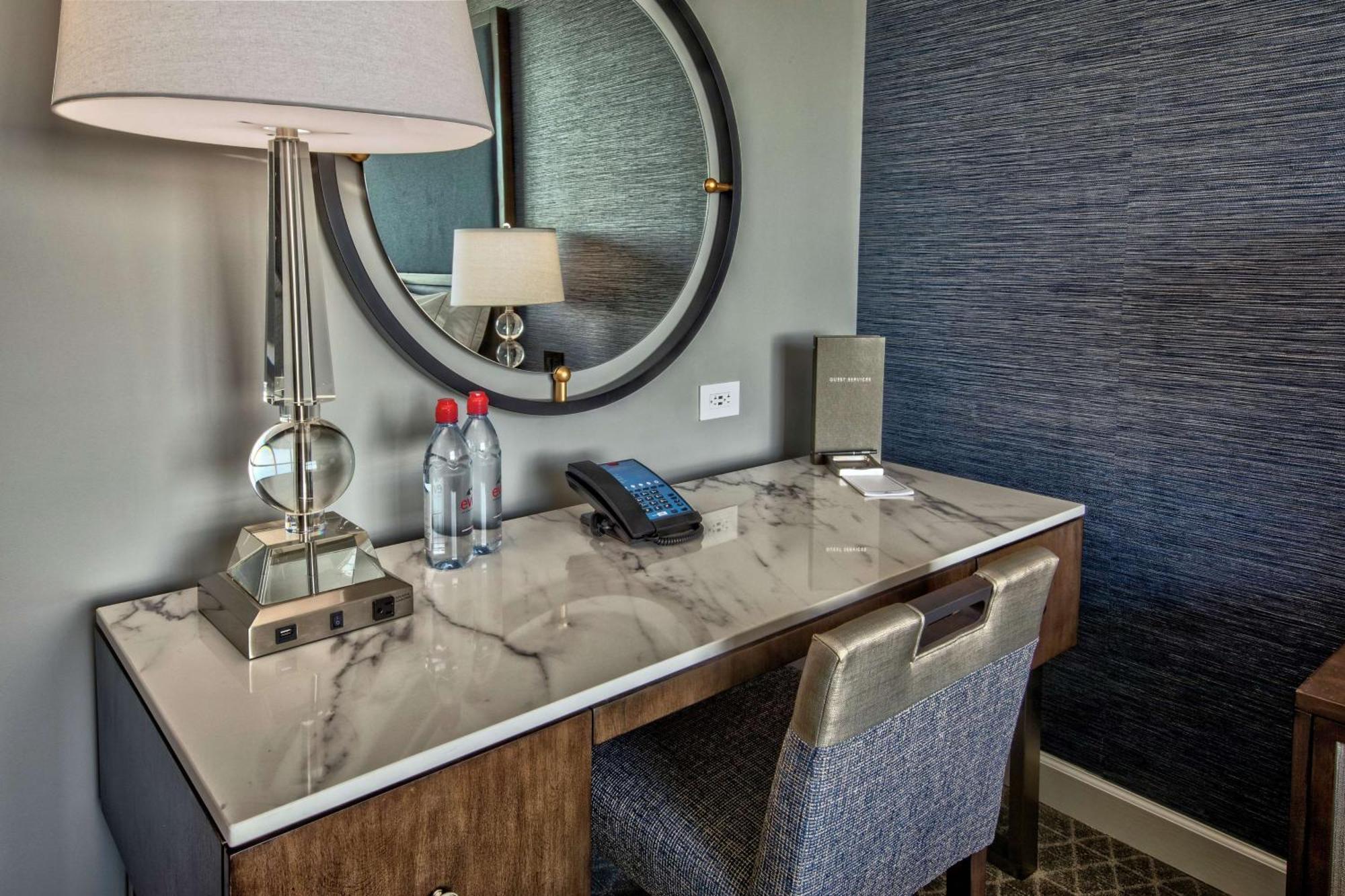 Hotel Hilton Hills